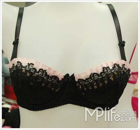 多利亚的秘密北京特卖会:斯里兰卡纯白<em>文胸</em>_新