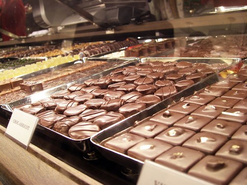 这里的巧克力都是上好原料手工制作的产物