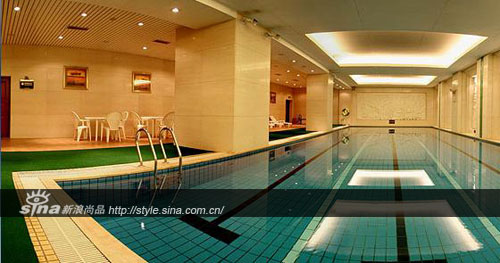 北京鑫海锦江大酒店内壮观的泳池