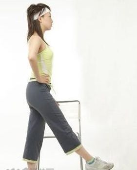 健康自测 > 正文  做这个运动的时候,注意要保持身体的平衡和踢腿时腿