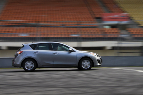 ͼΪ����Mazda3���ᶯ̬ʵ��