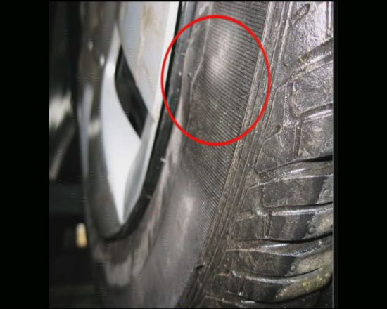 轮胎鼓包案例图片 轮胎鼓包案例图片