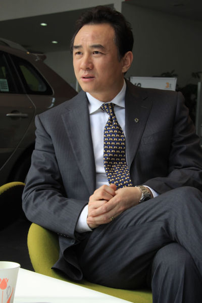 吴总经理接受媒体采访