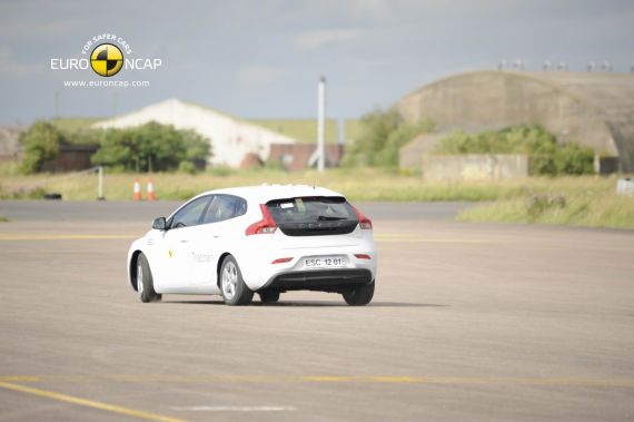 Volvo V40 EuroNCAP 2012