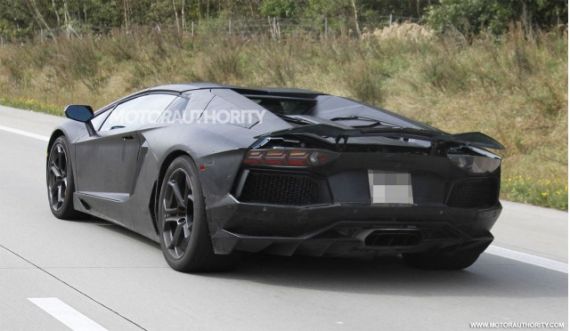 Aventador LP 700-4