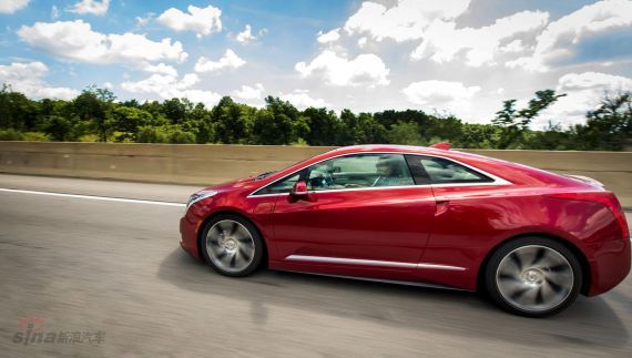 Cadillac ELR 02