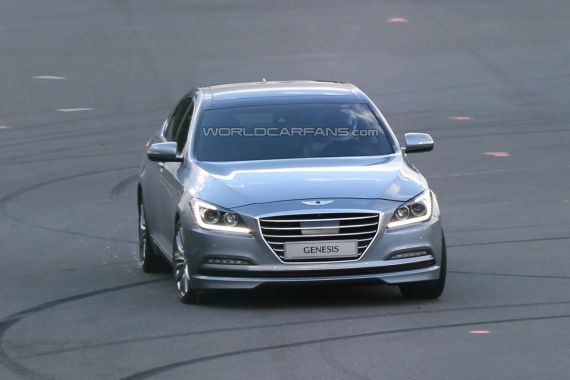 Hyundai Genesis Spy 01