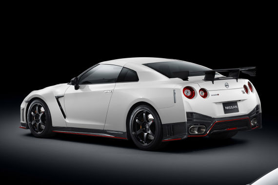 Nissan GT-R Nismo 02