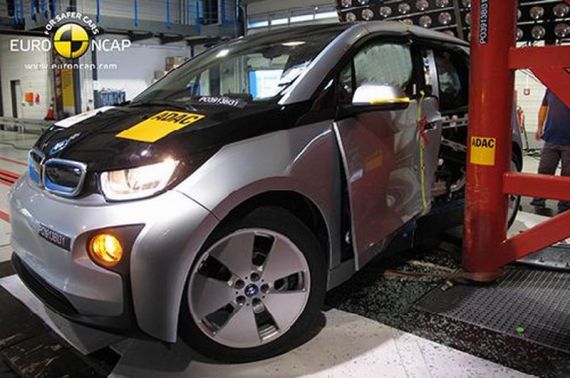 BMW i3 EuroNCAP 05