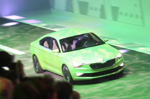 Skoda VisionC Concept Live 04