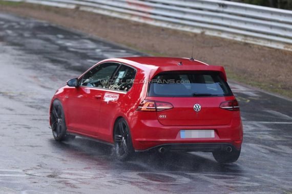 Volkswagen Golf GTI Club Sport spy photo _06