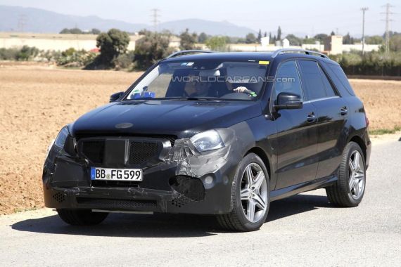 2015 Mercedes-Benz ML 63 AMG facelift spy photo -04