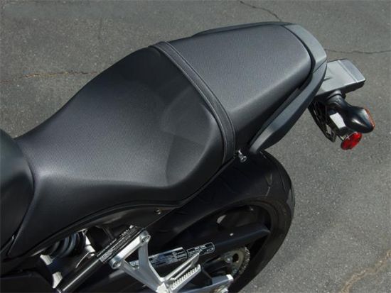 2014款本田CBR650F中量级运动摩托车