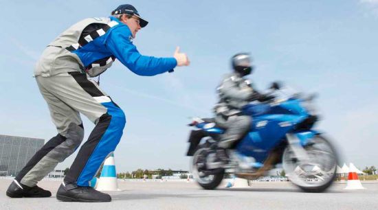 宝马摩托车安全360理论全面整合安全性