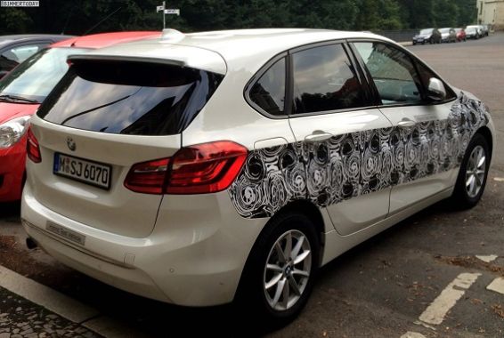 BMW-2er-Active-Tourer-Hybrid-Erlkoenig-Plug-in-Hybrid-Van-05