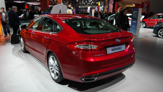 2015-ford-mondeo-makes-world-debut-at-the-paris-motor-show-live-photos_3