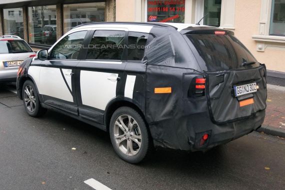 Mitsubishi Outlander Facelift Spy 04