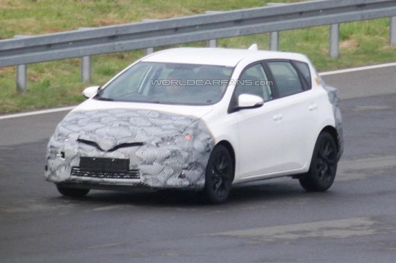 Toyota Auris Facelift Spy 03