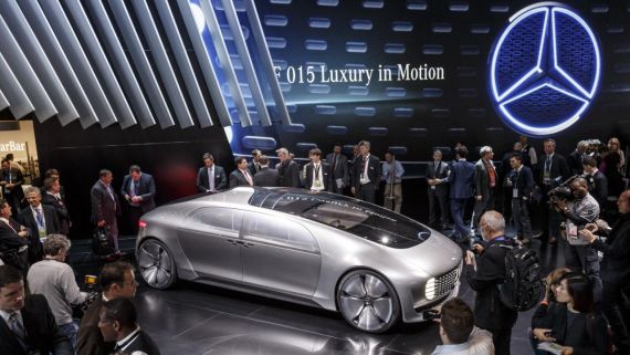 F 015 Luxury in Motion