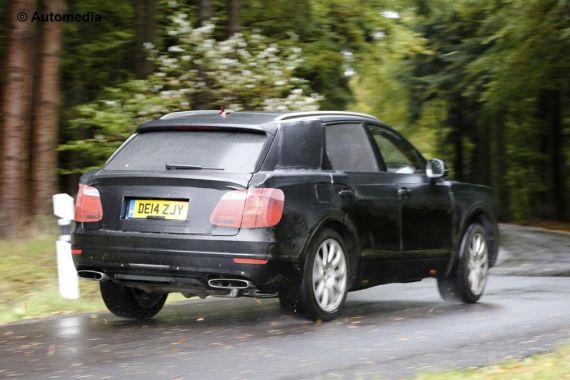 Bentley SUV spy 04