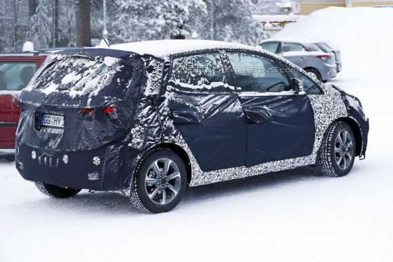 Hyundai iX20 facelift spy 05