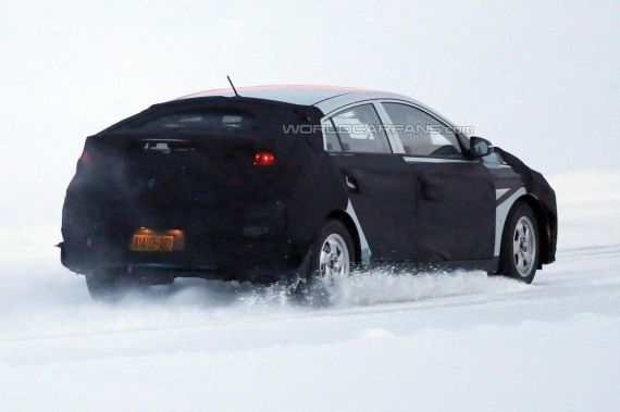 Hyundai Prius competitor spy 05