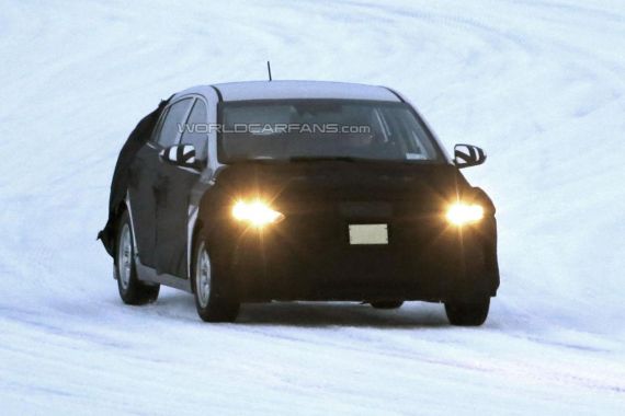 Hyundai Prius competitor spy 07