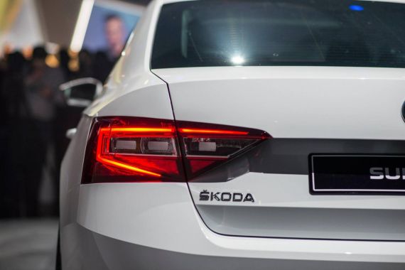 Skoda Superb Live 03