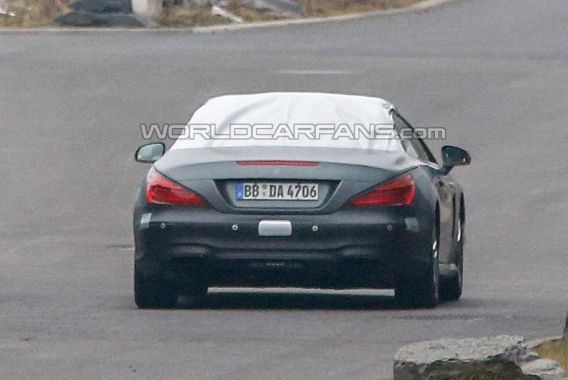 Mercedes-Benz SL facelift spied 04