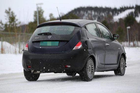 Lancia Ypsilon facelift spy 04