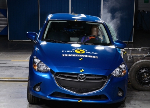 Mazda 2 EuroNCAP 02
