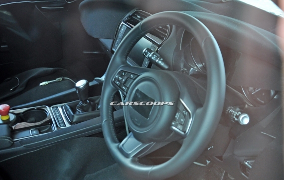 Jaguar F-Pace Interior Spy 03