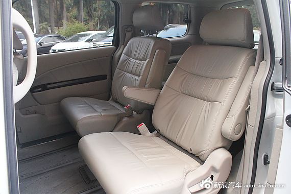 2012款东风本田艾力绅2.4 VTi-S尊贵版