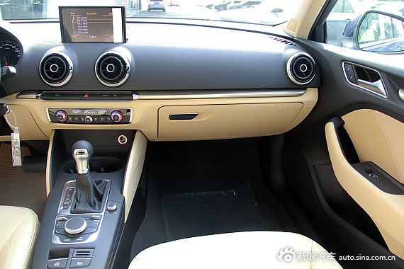 2014WA3 Sportback 40TFSI m͵ꌍ
