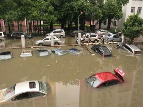 暴雨天气会很快带来水泡车