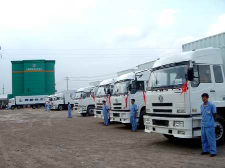 江苏著名物流公司一次性定购50辆乘龙卡车