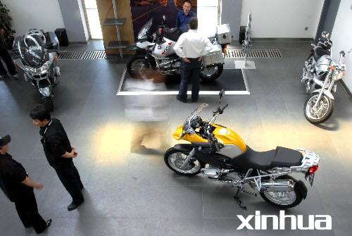 中国首家BMW摩托车4S旗舰店在京开业(组图)