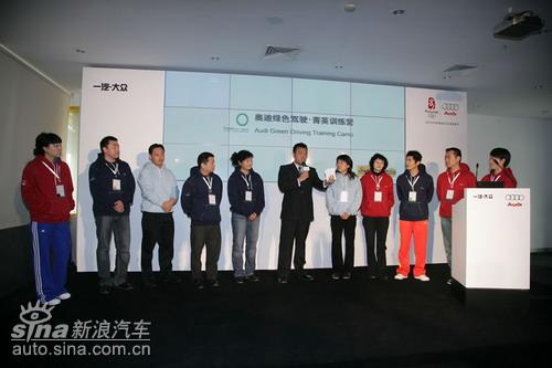 �µ���ɫ��ʻ��ݼӢѵ��Ӫ