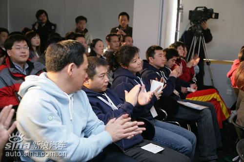 �µ���ɫ��ʻ��ݼӢѵ��Ӫ