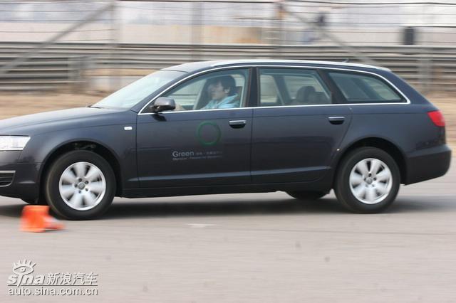 �µ���ɫ��ʻ-ݼӢѵ��Ӫ