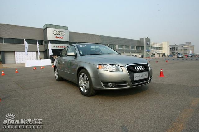 �µ���ɫ��ʻ-ݼӢѵ��Ӫ