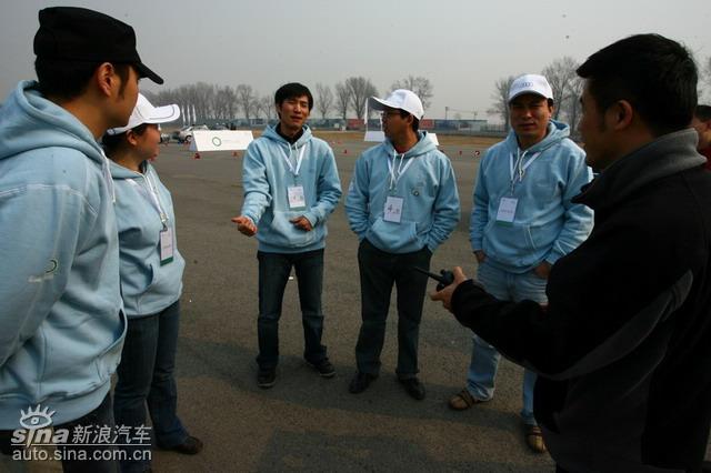 �µ���ɫ��ʻ-ݼӢѵ��Ӫ