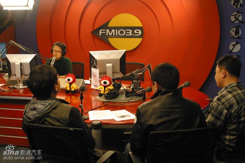 �µ���ɫ��ʻ��Ŀ��̸