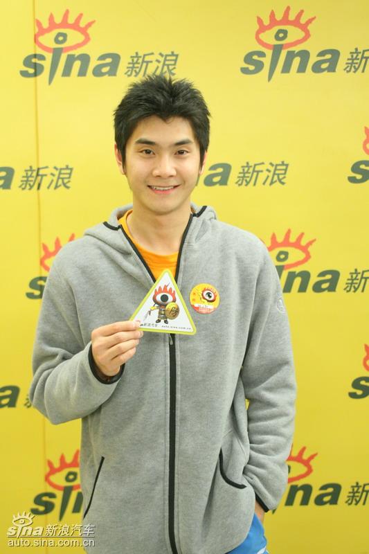 �µ���ɫ��ʻ��̸