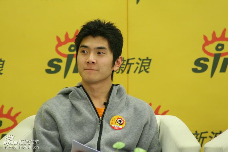 �µ���ɫ��ʻ��̸