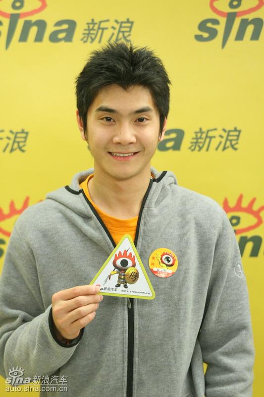 �µ���ɫ��ʻ��̸