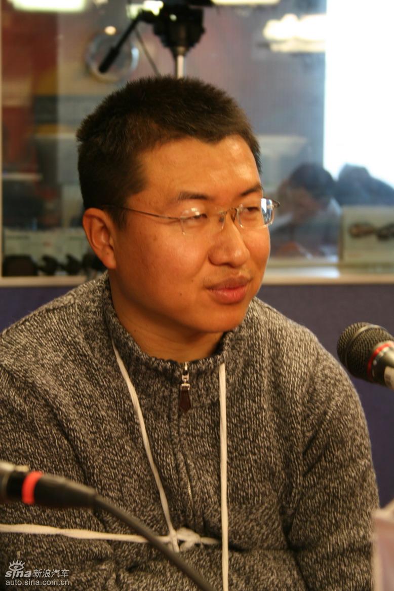 �µ���ɫ��ʻ��ݼӢѵ��Ӫ����ͼƬ