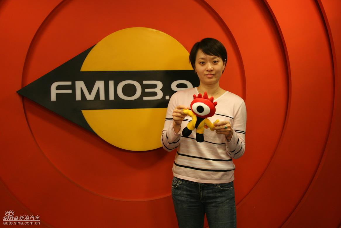 �µ���ɫ��ʻ��ݼӢѵ��Ӫ����ͼƬ