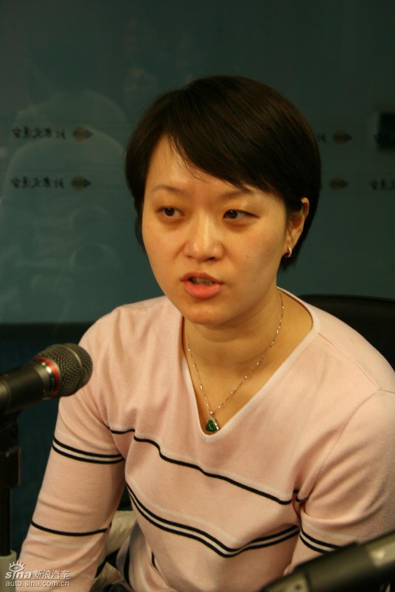 �µ���ɫ��ʻ��ݼӢѵ��Ӫ����ͼƬ