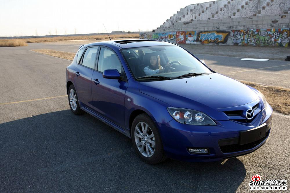 ԼMazda 3 Sport